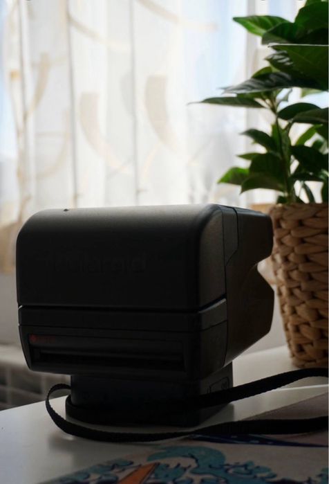 Ретро Фотоапарат за моментни снимки Polaroid Easy (600 film) Made in UK