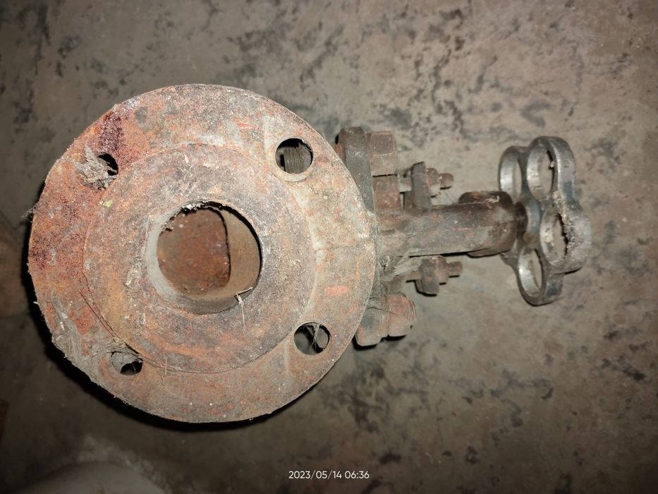 Продам задвижку ф50