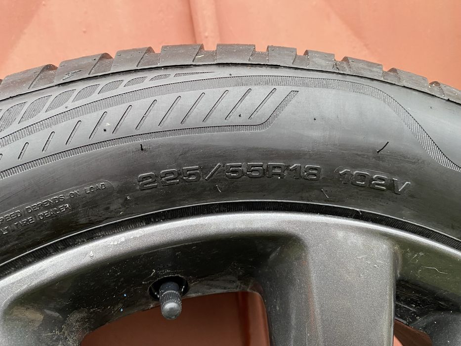 Anvelope iarna 225/55R18 102V