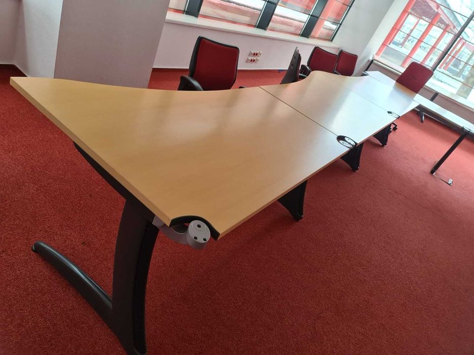 Scaun si masa de birou original Steelcase, rosu