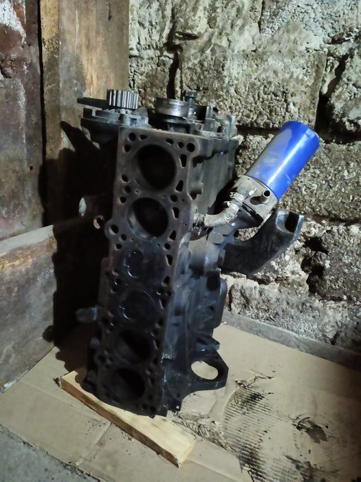 Продам двигатель в разборе и навесное  Фольксваген ЛТ