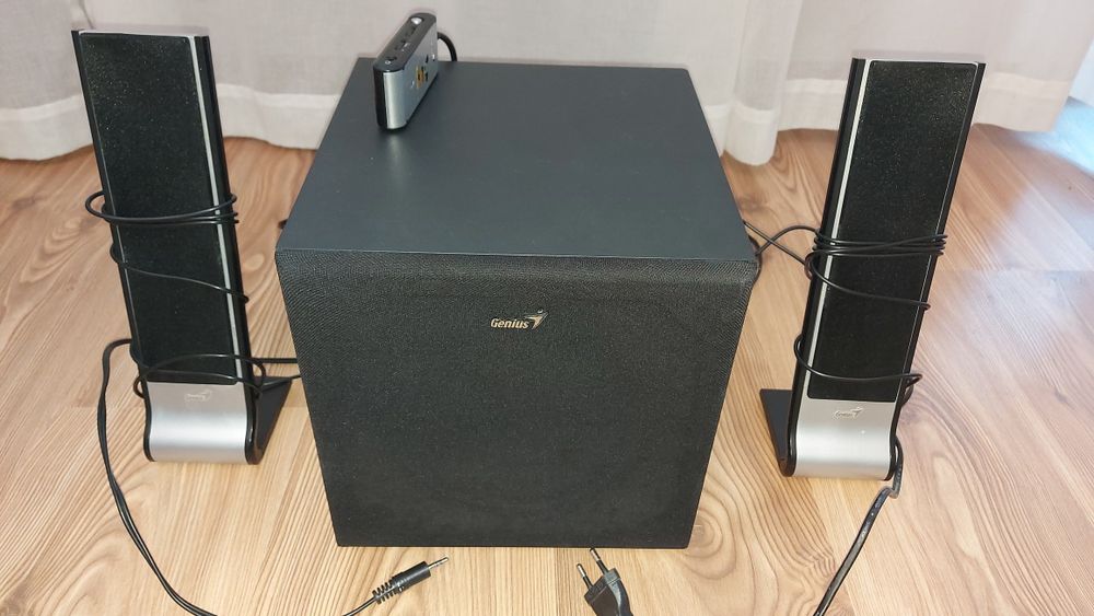 Sistem audio 2.1 de birou Genius