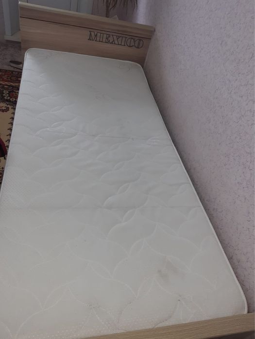 Продается Кровать в отличном состояние