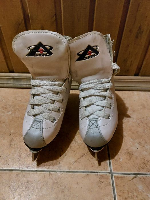 Продам коньки для девочек