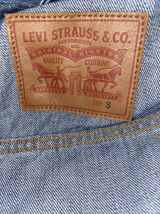 Geaca de blugi Levi’s