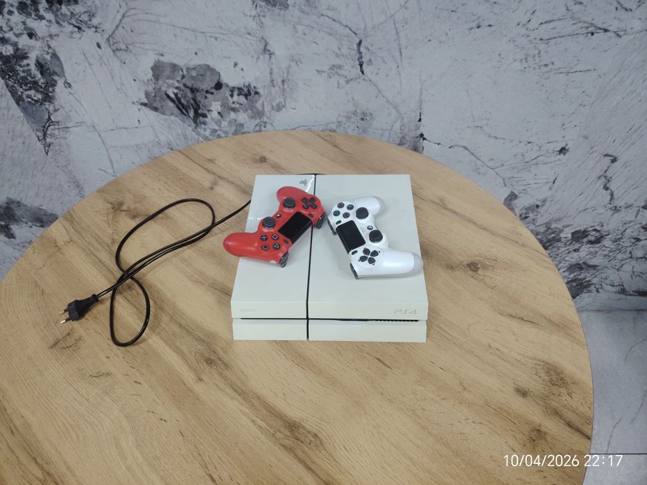 Продаётся PlayStation 4  отличный состояние