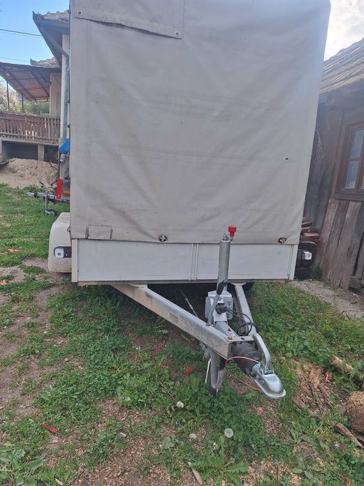 Remorci de vanzare