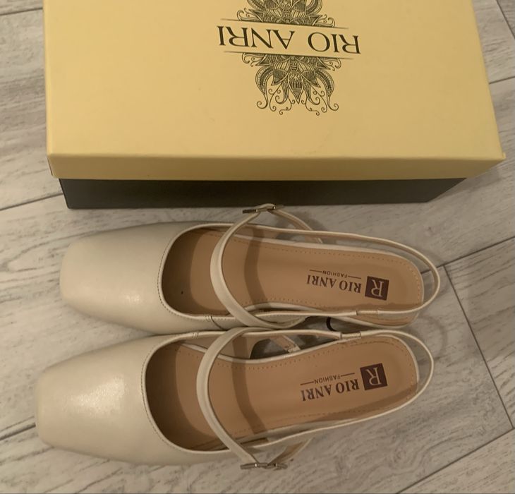 Туфли с открытой пяткой