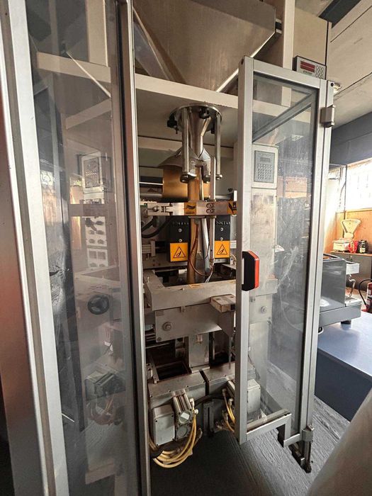 Индустриална вертикална вакуумна опаковъчна машина Dolzan Impianti, модел DSV 150/2, Италия