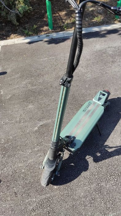 Vsett 8 48V/15.6Ah електрическа тротинетка