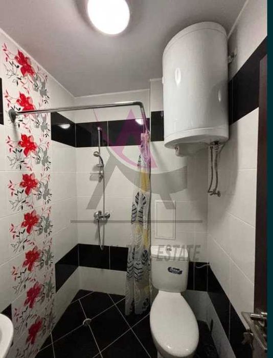 Двустаен обзаведен -Лятно кино