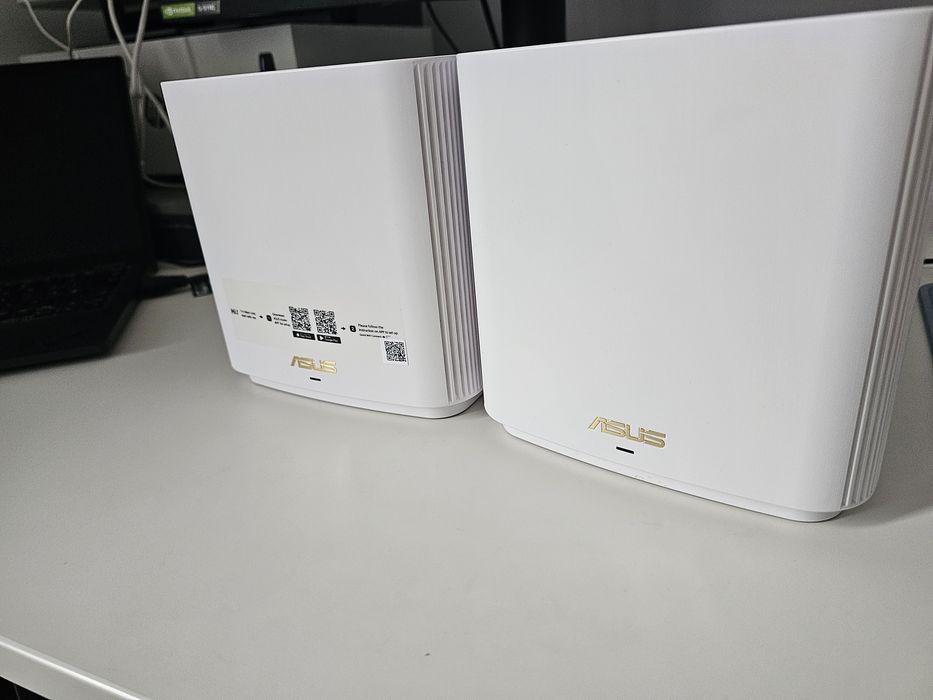 Asus zenwifi mesh router XT8  v2