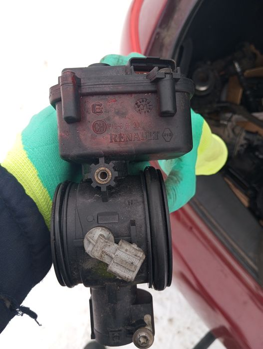 Продам навесное на двигатель К4М Рено.