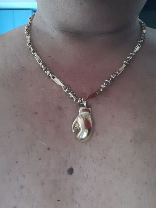 Продават се мъжки  златен синджир +боксова ръкавица и гривна