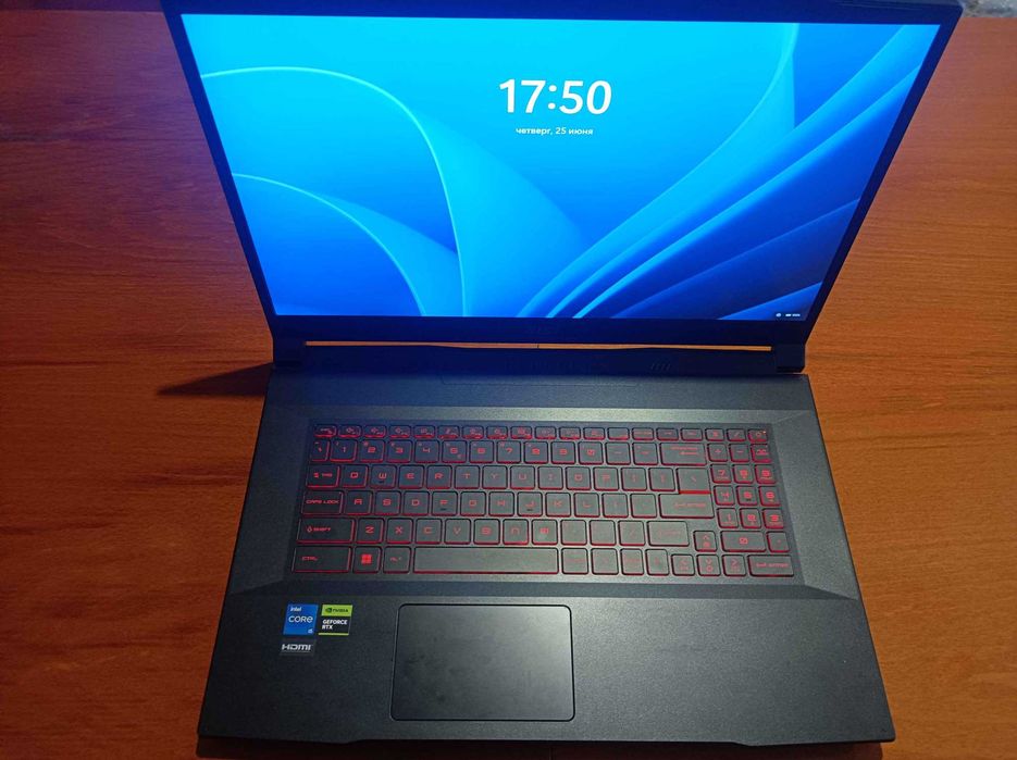Геймърски лаптоп MSI Katana GF76 17.3" (i5 / RTX 3050 / 8GB / 512GB)