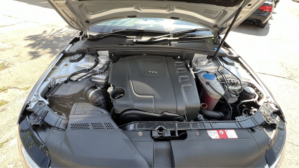 Dezmembrez/Dezmembrari Audi A4 B8 2.0Tdi CAGA 140cp  LX7W