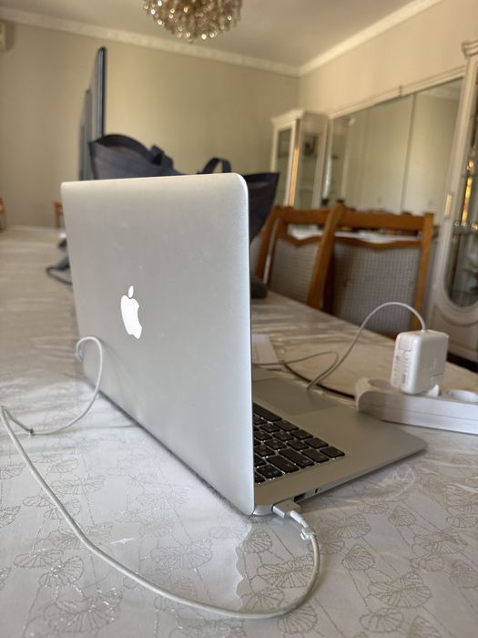 Macbook air (13 дюйм,. 2017 г.)