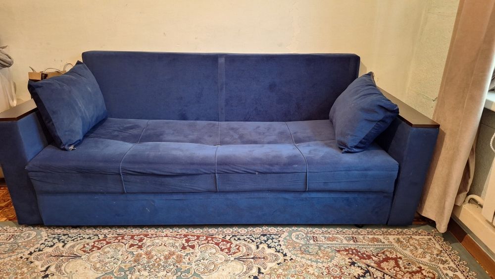 Диван сатылады. 1жыл қолданылған. Бағасы  45000тг