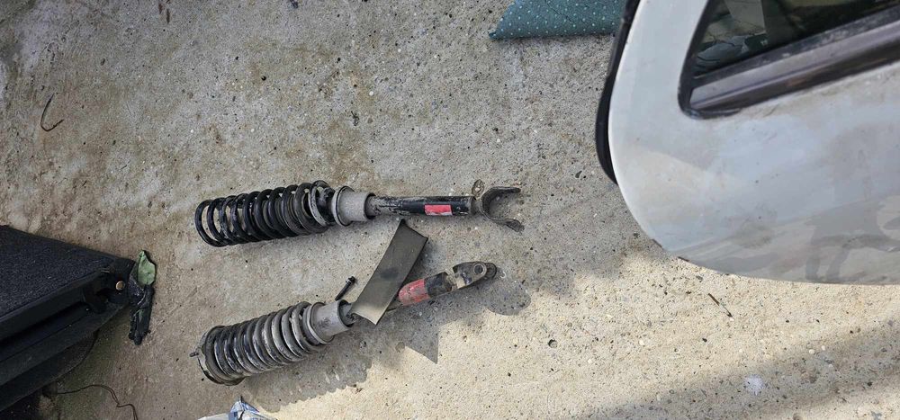 Части останали от Мерцедес Е220 CDI EVO