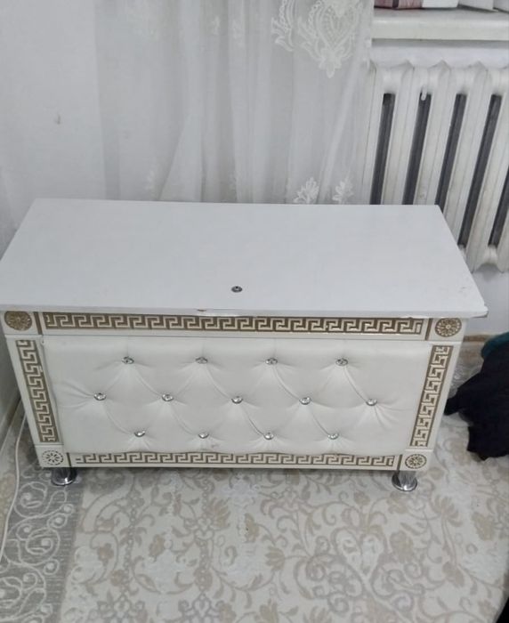 Гарнитур шкаф, тумба айнасымен