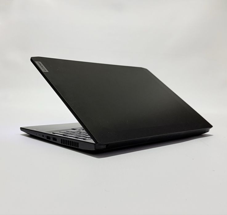 Lenovo Gaming 3 Gen 6/16,6” IPS/Ryzen 5 5600H/GTX 1650/16GB/512GB NVMe