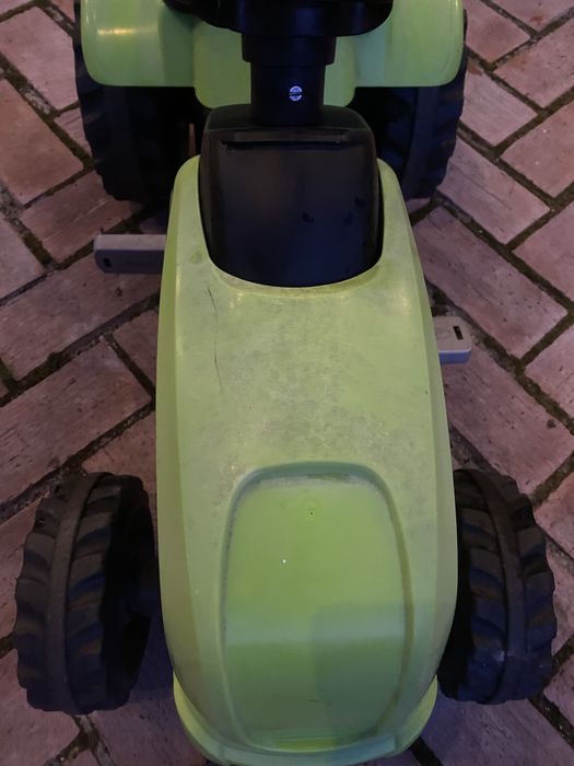 Tractor de jucarie cu pedale Malplay