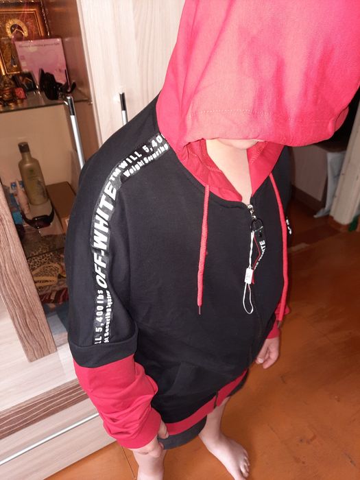 Продам спортивный костюм