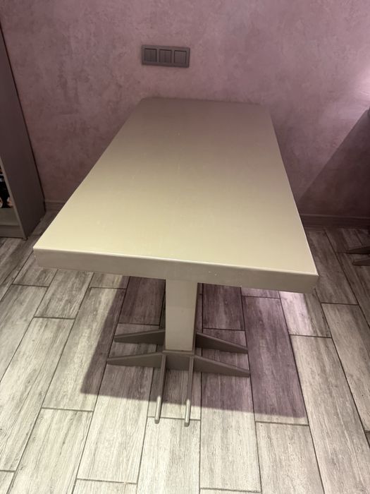 Продам столы  б/у срочно