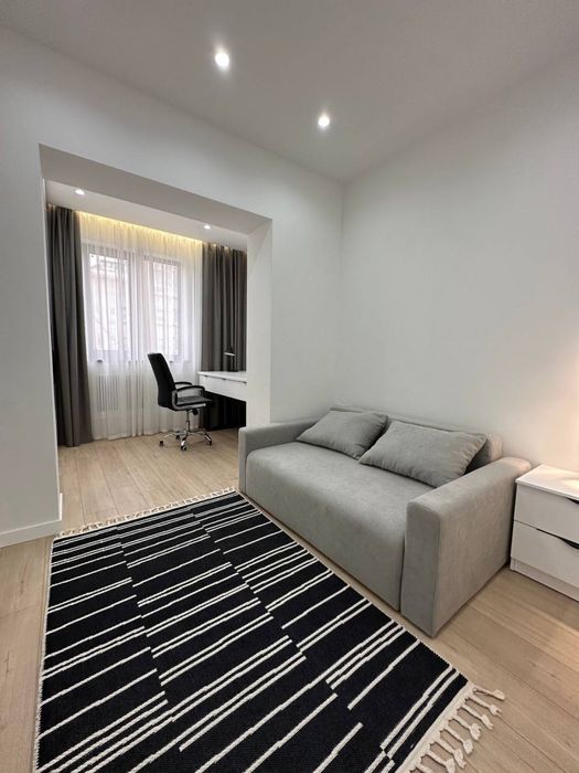 Сдаётся новая квартира! Гостиница Россия! Мирабадский район!