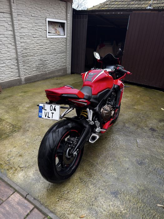 CBR 650 R limitata A2 ( 35kw)