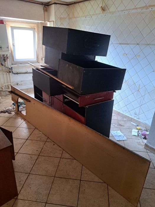 Debarasari apartamente mobila veche