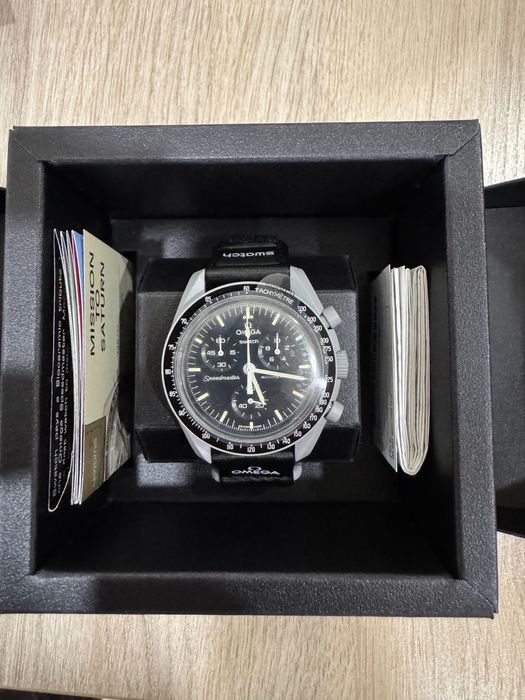 Часы коллаборация omega & swatch mission to the moon