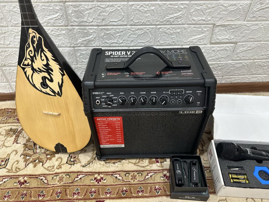 Продам срочно  комбоусилитель,домбра,микрофон