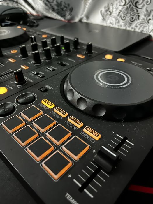 Vand consola DJ ddj flx-4