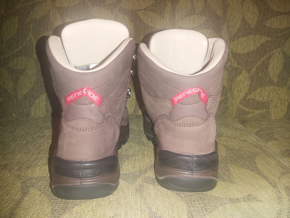 Дамски туристически обувки Lowa GTX