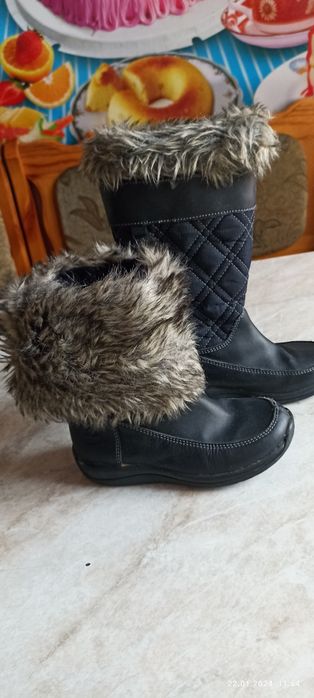 Продаются фирменные шикарные сапожки