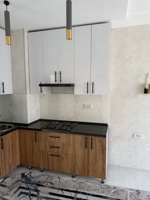 Yunusobod 13 kvartalda 1 xonali studiya uy sotiladi. Lokasiya zor