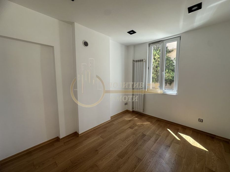 Дава се под наем Офис в София, Център - 120 кв.м за 1300 € - Снимка #8