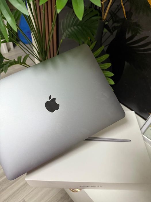 Iphone 16,Macbook air 2020
