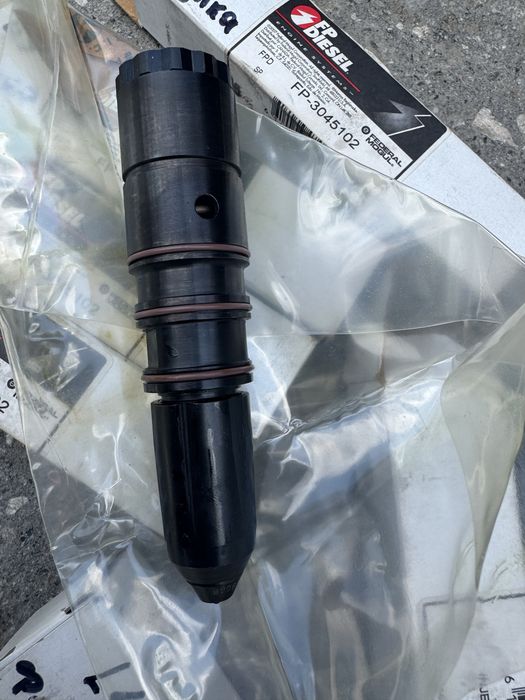 Форсунки новые  для двигателя cummens