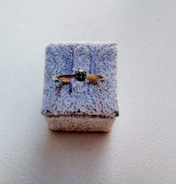 Inel solitar Christ Aur alb 14k cu diamant verde, pret fix