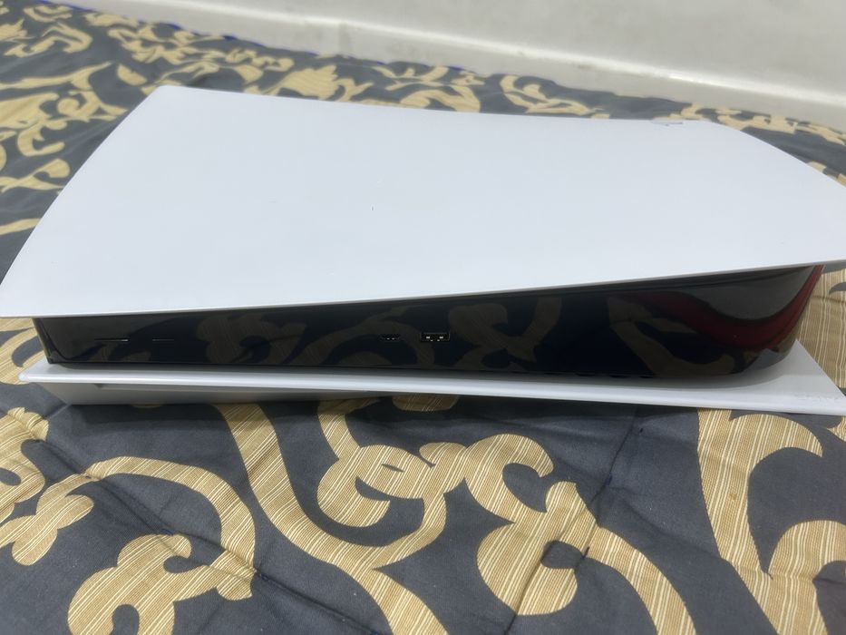 playstation 5 B идеальном состоянии!!!