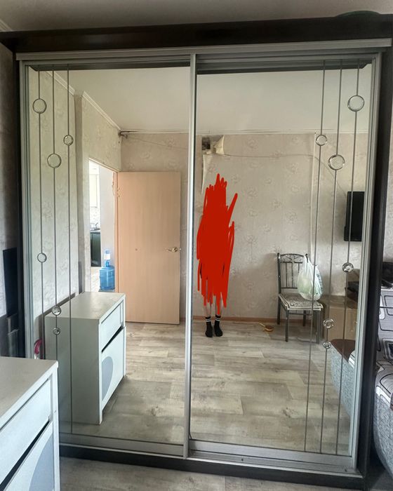 Продам шкаф купе зеркальный
