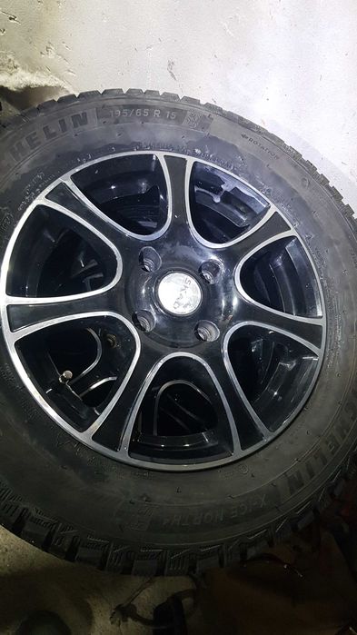 Продам диски литые на 15