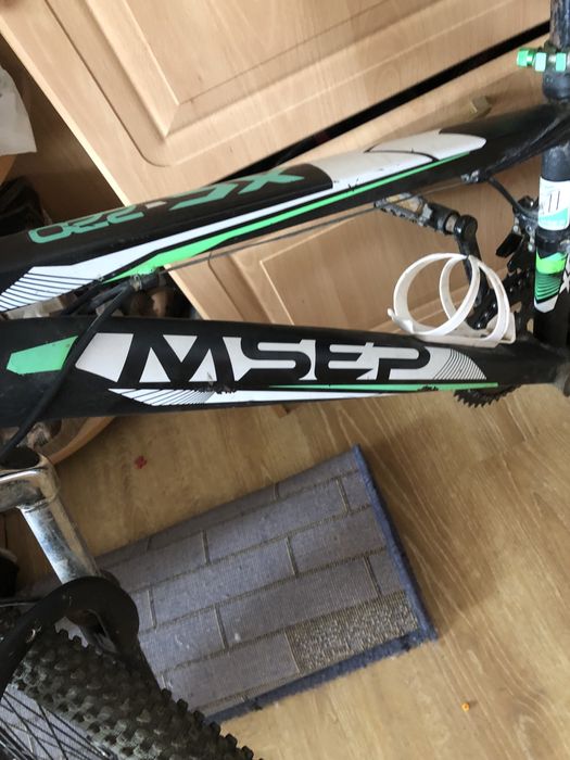 Продам классный велосипед.Сиденье поднимается выше.