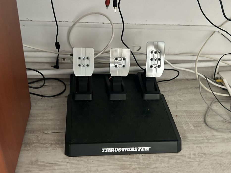 Volan gaming Thrustmaster t248R cu pedale.