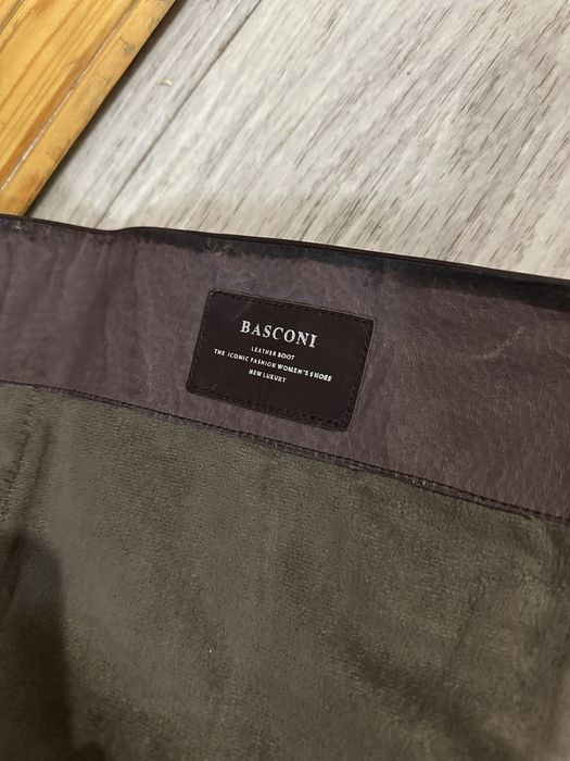 Продам женские сапоги basconi