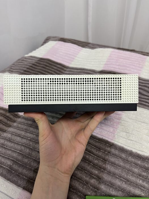 Игровая приставка Xbox one s