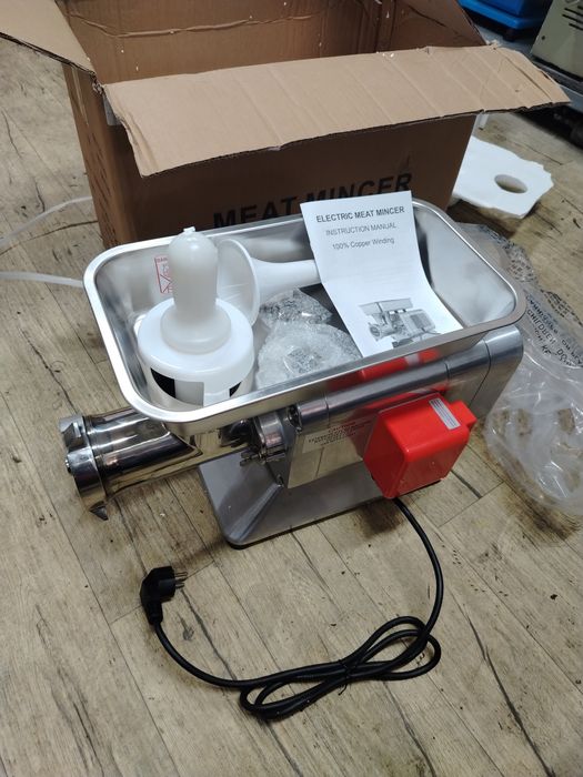 Мясорубка RY-22 новая