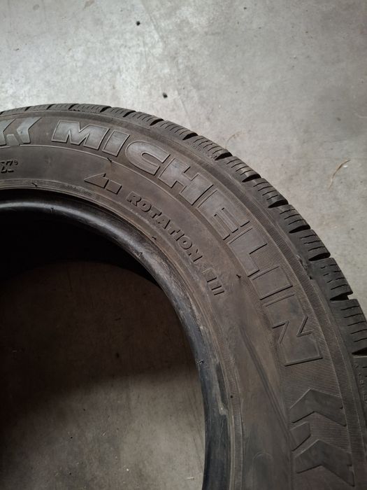 2 Anvelopele de iarnă 205 65 r15C Michelin